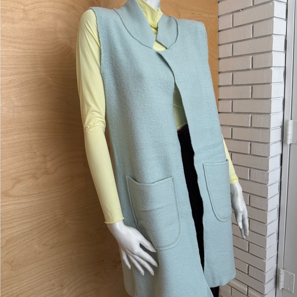 Light blue knitted raw edge vest overcoat - Picture 3 of 11